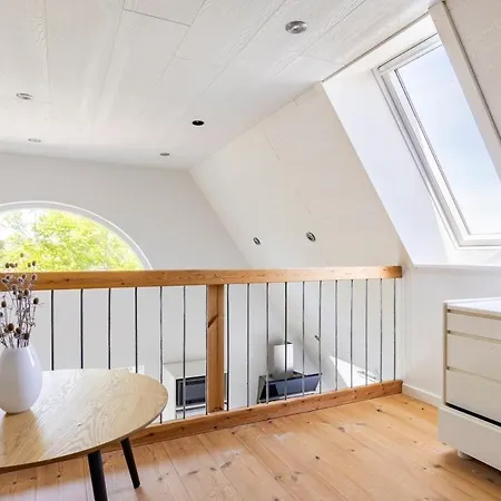 Holiday home 10 Min Walk From Center