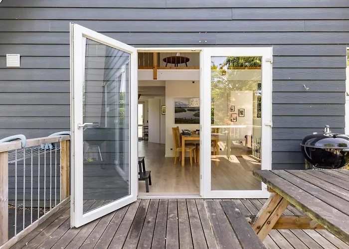 10 Min Walk From Center Сasa de vacaciones *